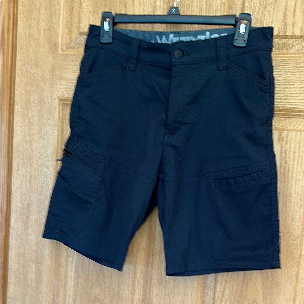 Wrangler Men's Black Cargo Shorts